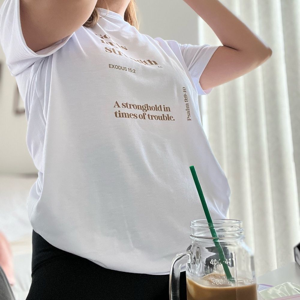 White tshirt - Picture 3 of 4